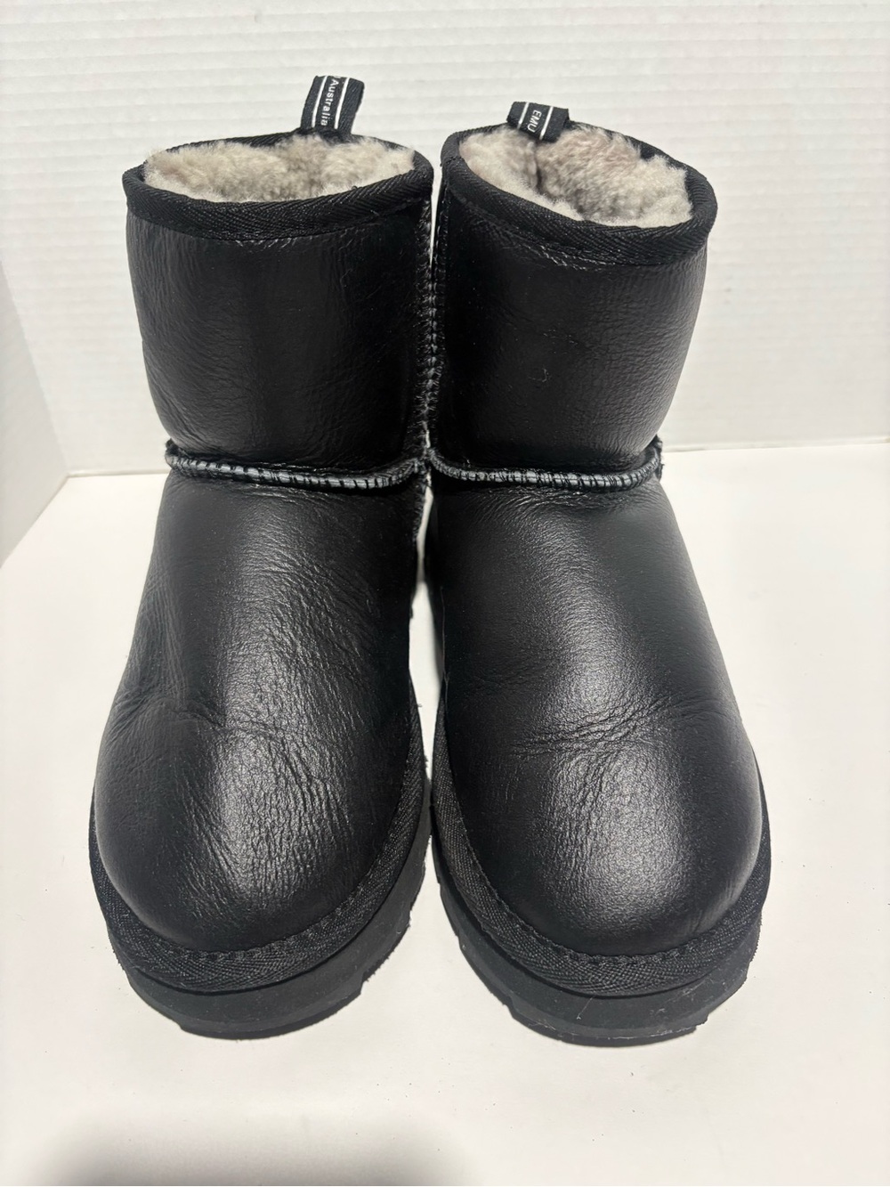 Emu Australia women 8 Black Leather Shearling-Lined Boots